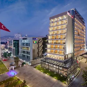 Hotell Hilton Garden Bayrakli
